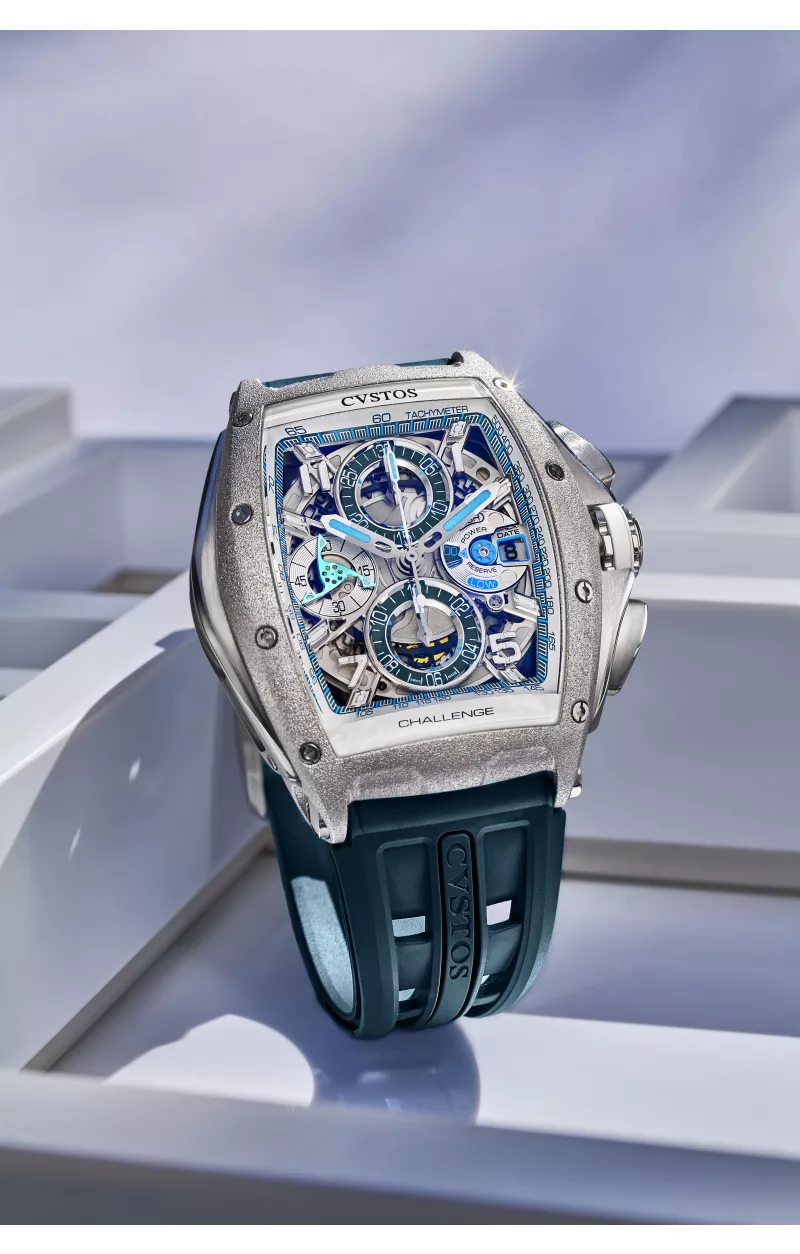 CHALLENGE III CHRONO/FROSTED STEEL WHITE-BLUE DIAL Ambiance